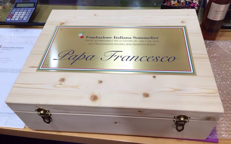 L’INCONTRO CON PAPA FRANCESCO REGALA UN’EMOZIONE INDIMENTICABILE AL MONDO VINO
