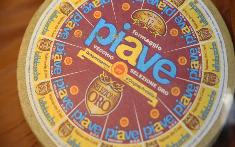Formaggio Piave Dop Vecchio Selezione Oro tra i migliori 50 cibi del mondo